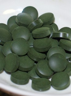 spiruline-algue-complement-alimentaire-vertus-vitamines-27514467